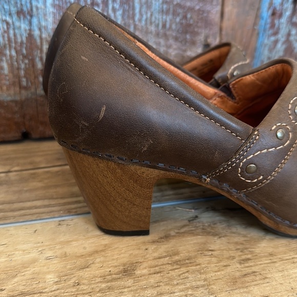 Dansko Rikki Women’s Brown Leather Heeled Clog Size 38 - Picture 2 of 11